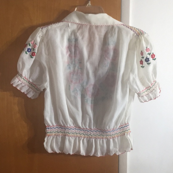Vintage Embroidered Blouse peasant style - Picture 5 of 5